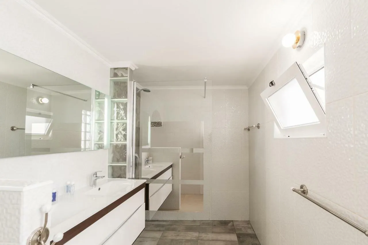 Fisherman'S Beach Home 2Br 2Ba Ac Wi-Fi Albufeira 0*,  Portugal